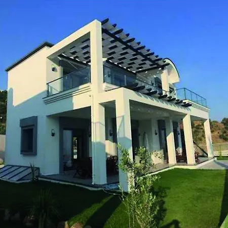 Villa On The Beach 2